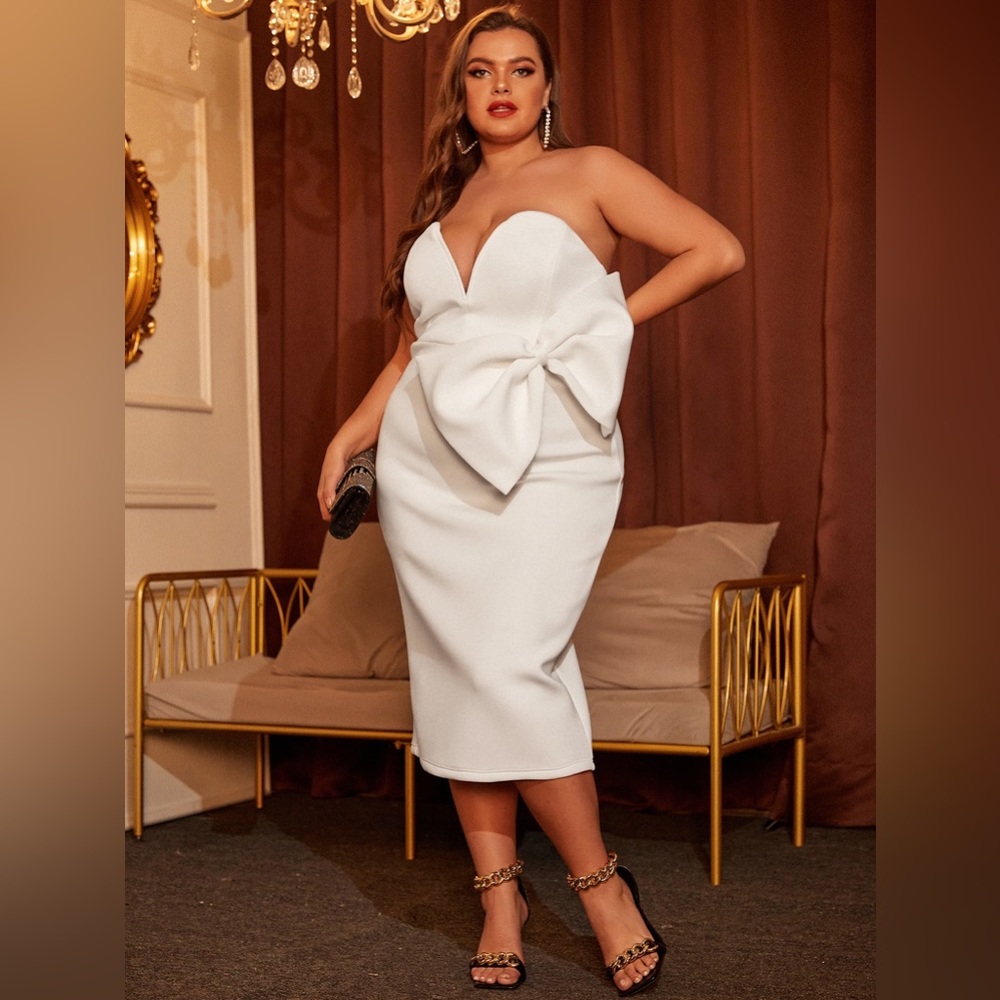 NWT - Women's Plus White Bow Beaded Cocktail Dress